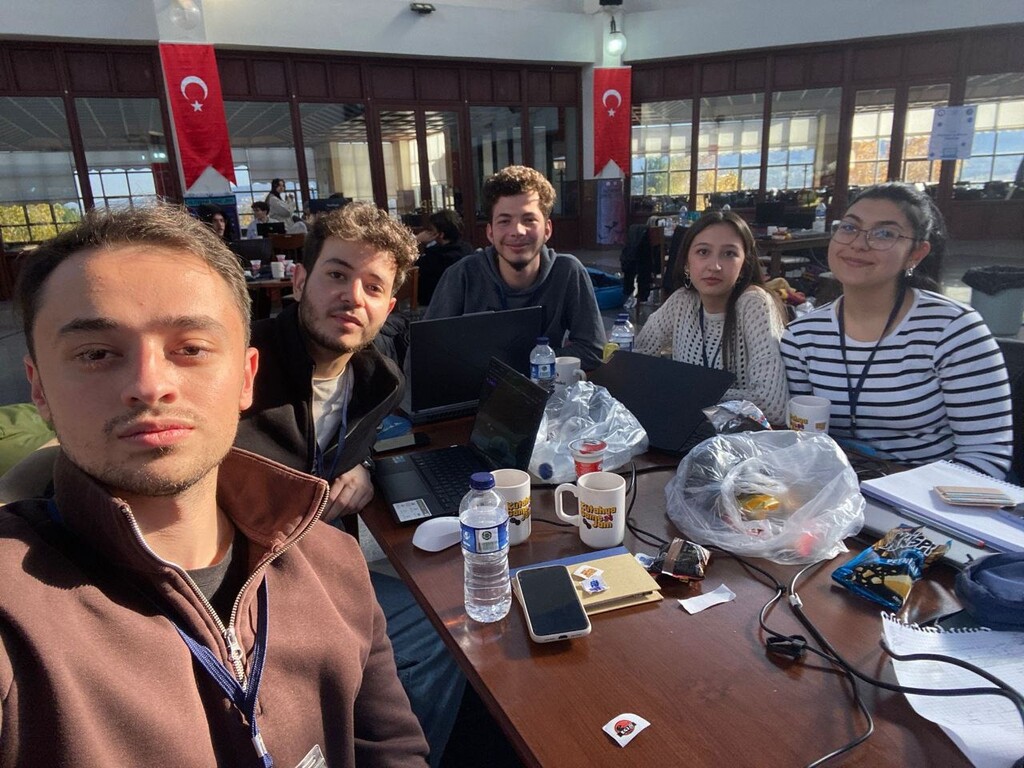Öğrencilerimizden Oluşan İki Farklı Takım 3. Kütahya Game Jam‘de 2. ve 4. Oldular. - 5