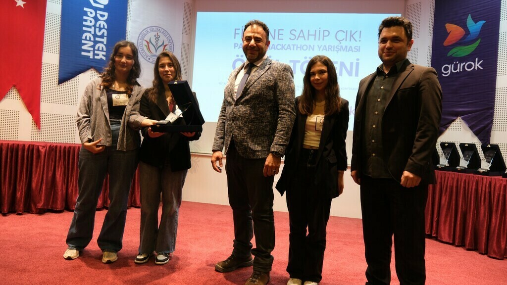 Bölümümüzden İki Ekip Fikrine Sahip Çık Patent Hackathon Yarışmasında Ödül Almaya Hak Kazanmıştır. - 2