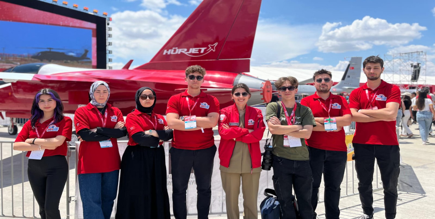 BÖLÜMÜMÜZ ÖĞRENCİLERİNDEN TEKNOFEST‘TE BÜYÜK BAŞARI