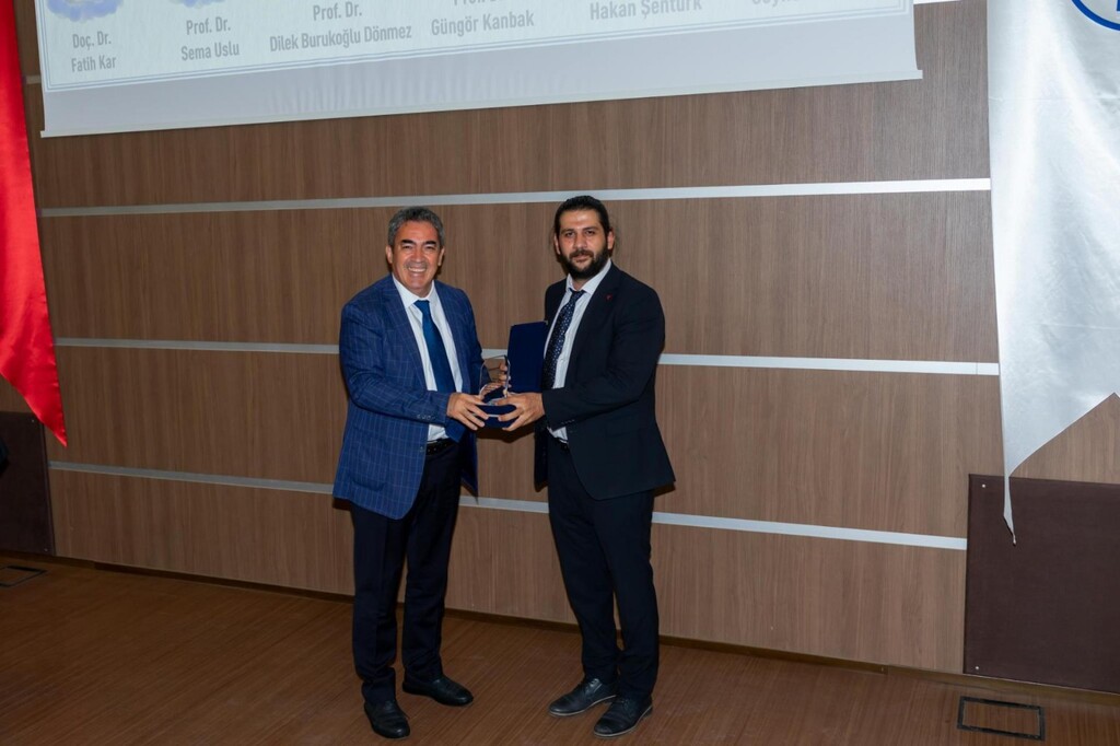 AKADEMİSYENİMİZE BİLİMSEL MAKALE BAŞARI ÖDÜLÜ 