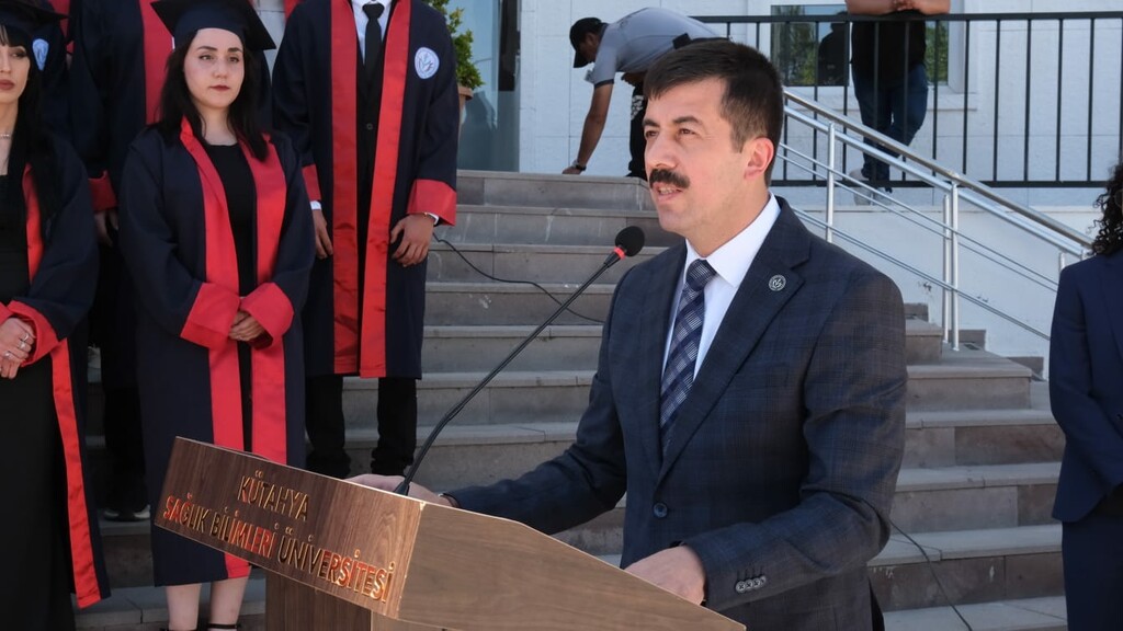 FAKÜLTEMİZ İLK MEZUNLARINI VERDİ - 1
