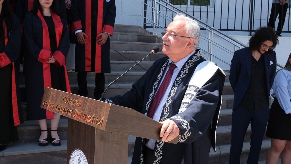 FAKÜLTEMİZ İLK MEZUNLARINI VERDİ - 3