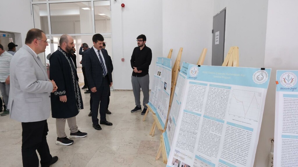 BÖLÜMÜMÜZDE BİTİRME TEZİ SERGİSİ GERÇEKLEŞTİ - 1