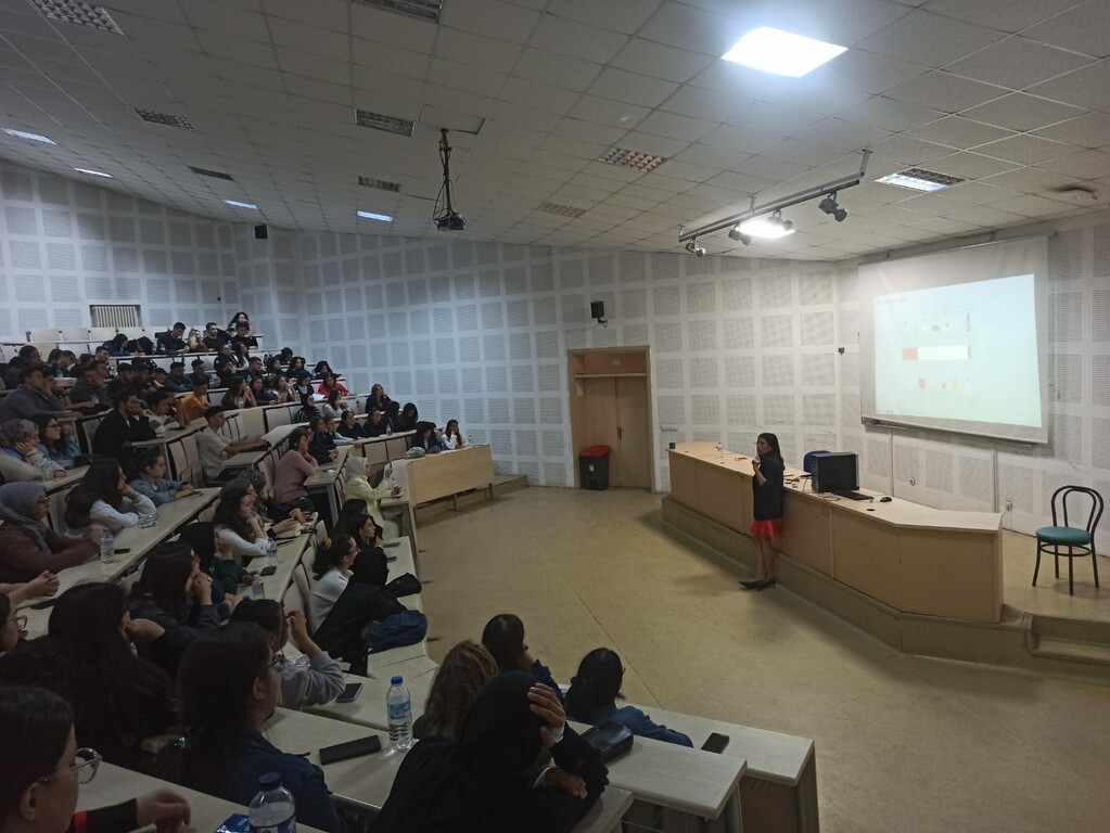 Hemşirelik 1. sınıf öğrencilerine oryantasyon programı gerçekleştirildi - 1