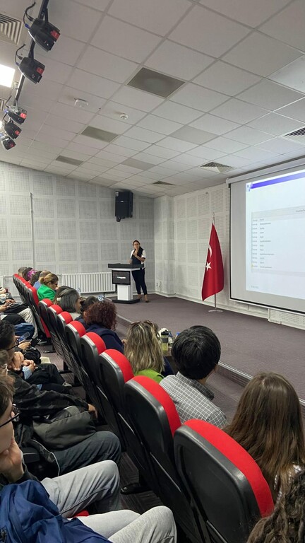 Hemşirelik 1. sınıf öğrencilerine oryantasyon programı gerçekleştirildi - 2