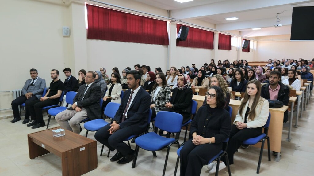 REKTÖR PROF. DR. AHMET TEKİN, GEDİZ SAĞLIK HİZMETLERİ MYO’YU ZİYARET ETTİ - 6