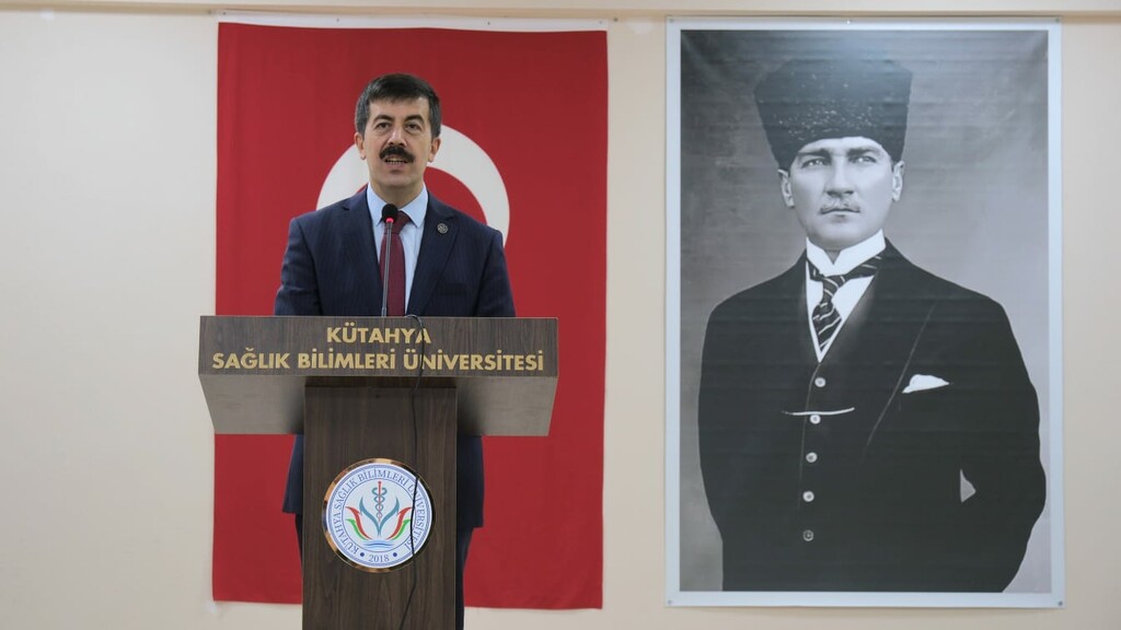 REKTÖR PROF. DR. AHMET TEKİN, GEDİZ SAĞLIK HİZMETLERİ MYO’YU ZİYARET ETTİ - 8