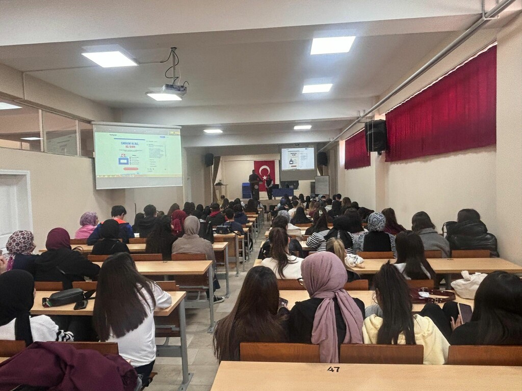 Gediz Sağlık Hizmetleri MYO Öğrenci Temsilcisi Seçimi Sonuçlandı - 9