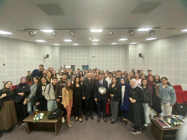 Yapay zeka çağında hemşirelik konuşuldu - 1