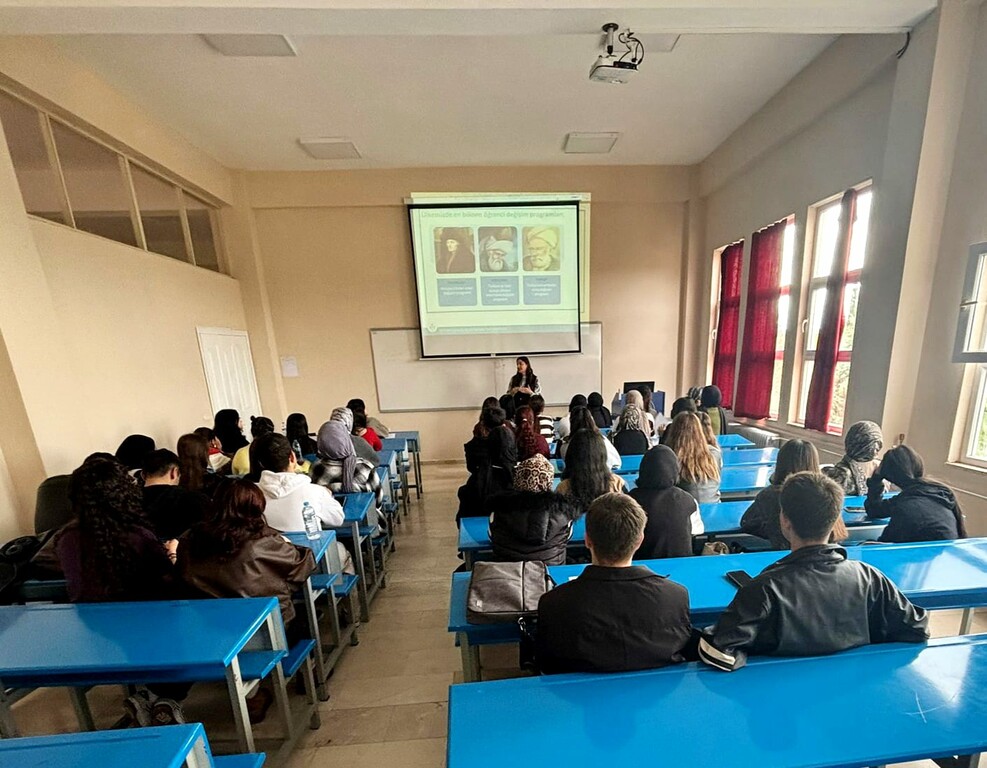 Erasmus Öğrenci Hareketliliği Bilgilendirme Eğitimi Düzenlendi - 1