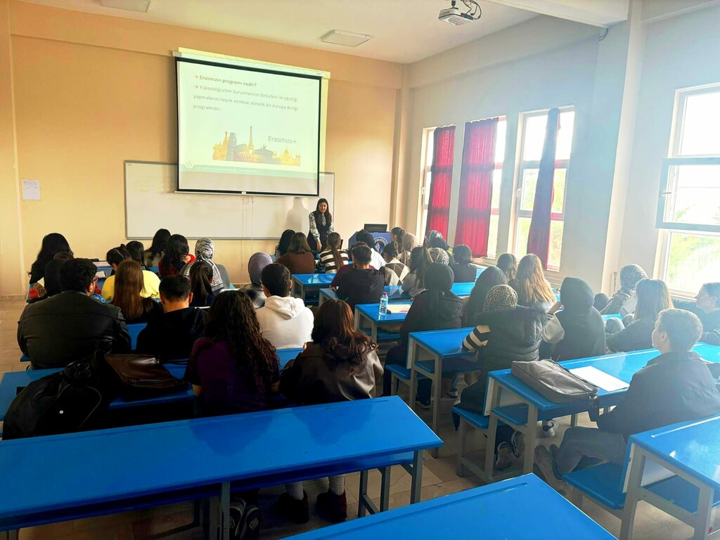 Erasmus Öğrenci Hareketliliği Bilgilendirme Eğitimi Düzenlendi - 2