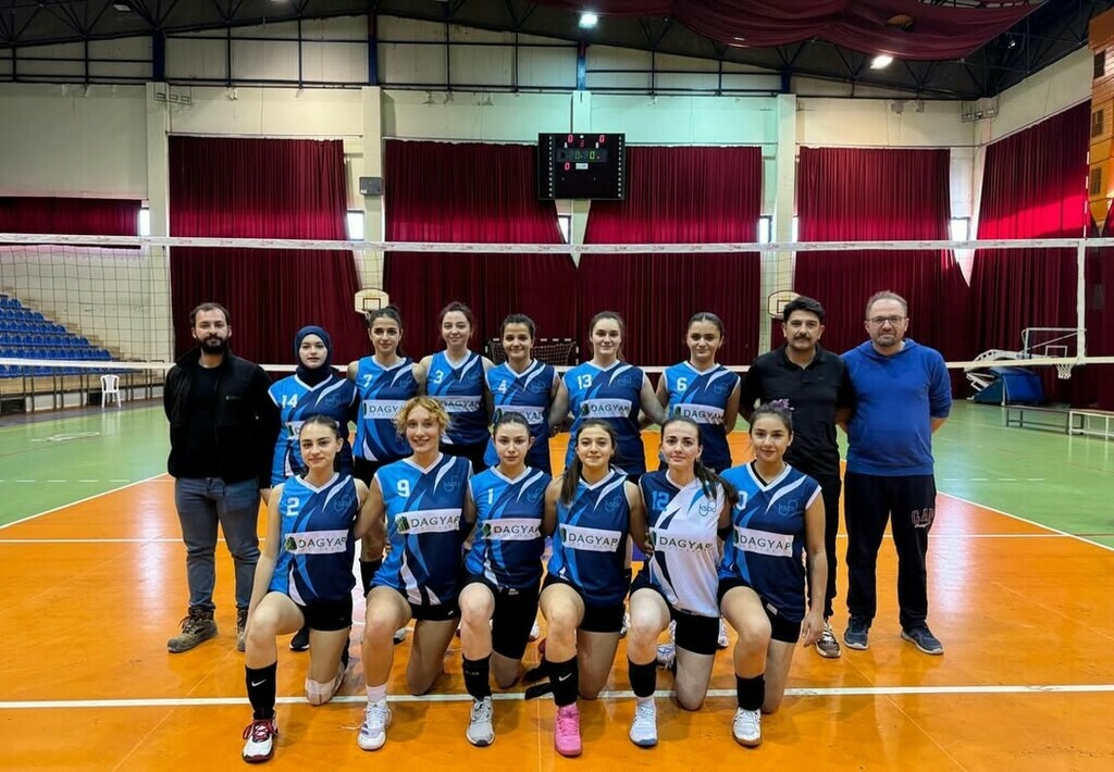 2025–2026 ÜNİLİG Voleybol Turnuvasında Takımlarımızı Tebrik Ederiz - 3