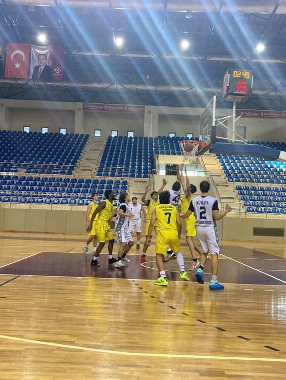 Kütahya Sağlık Bilimleri Üniversitesi Basketbol Takımı Ünilig’de Mücadele Etti - 4