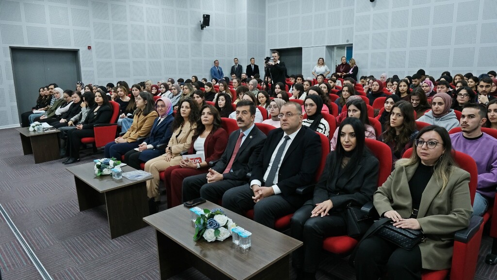 MEDYADA KADIN TEMSİLİ KONUŞULDU