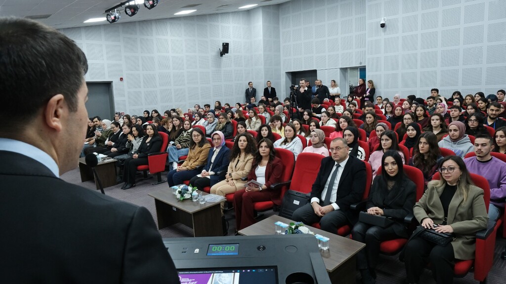 MEDYADA KADIN TEMSİLİ KONUŞULDU