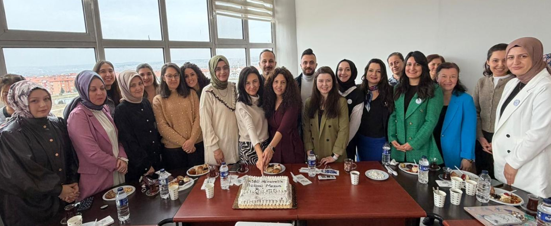 Hemşirelik Mezunları Yıllar Sonra Aynı Kampüste Buluştu