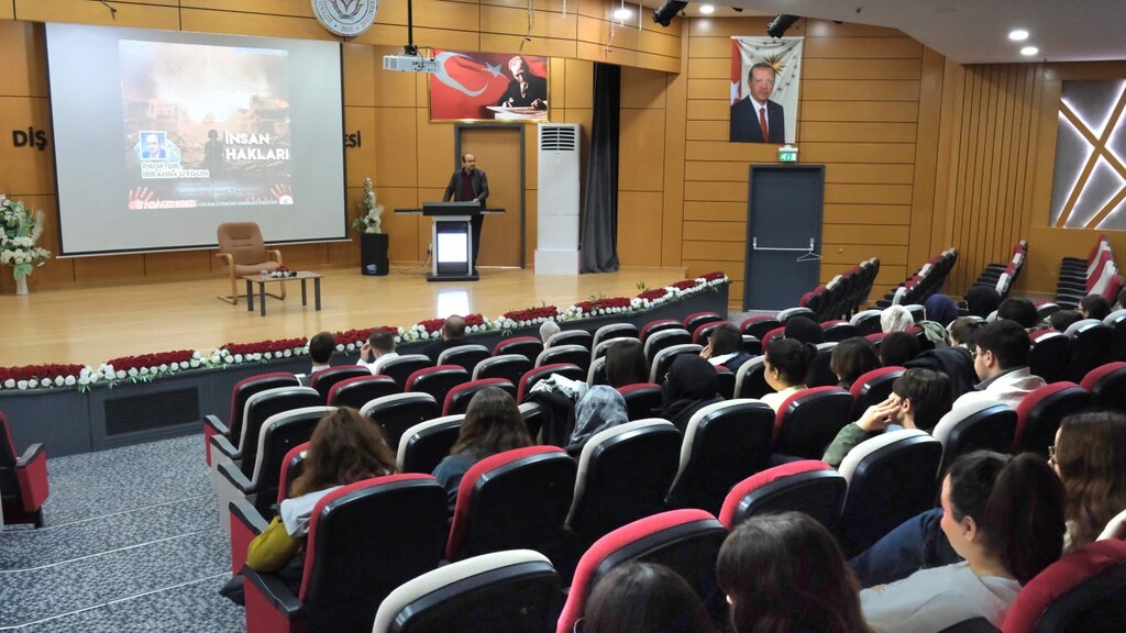 KSBÜ’DE İNSAN HAKLARI SÖYLEŞİSİ DÜZENLENDİ