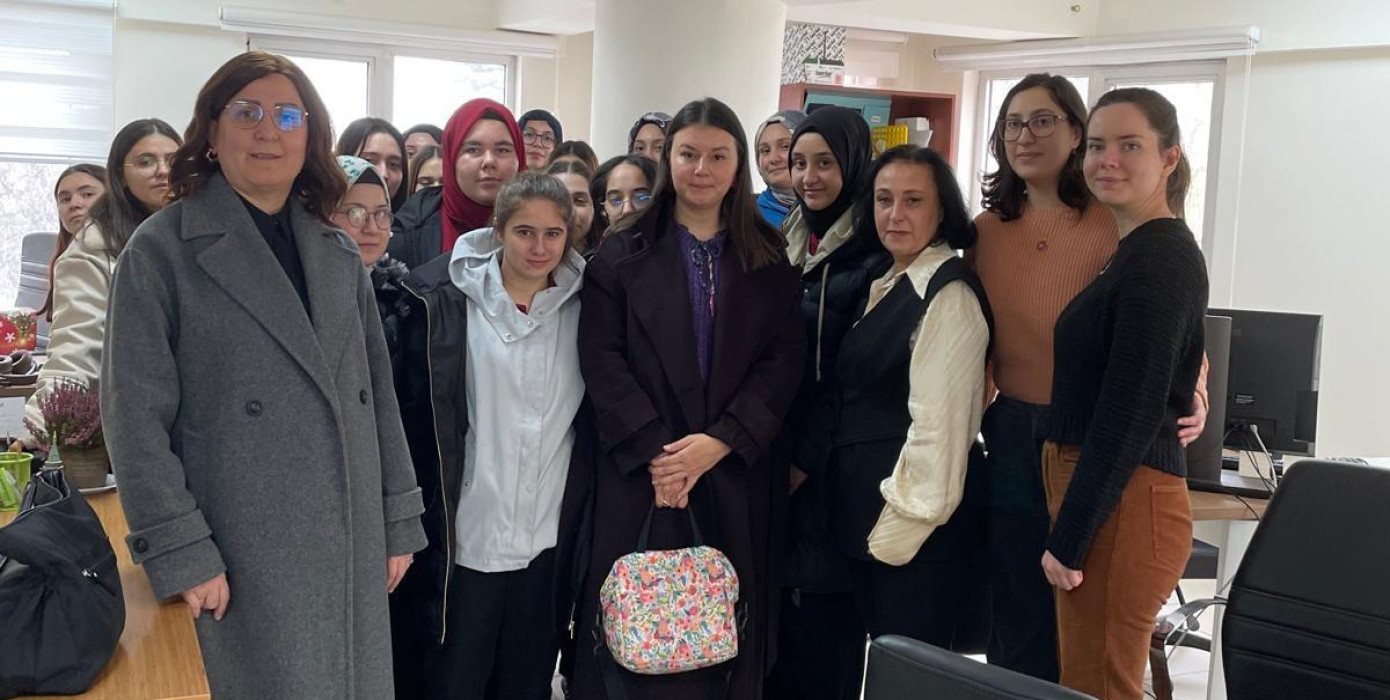 Devlet Hatun Kız Mesleki ve Teknik Anadolu Lisesinden DİLKOM‘a ziyaret