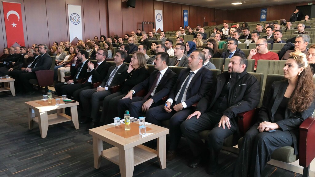 TIP FAKÜLTESİ AKADEMİK KURUL VE DEĞERLENDİRME TOPLANTISI DÜZENLENDİ