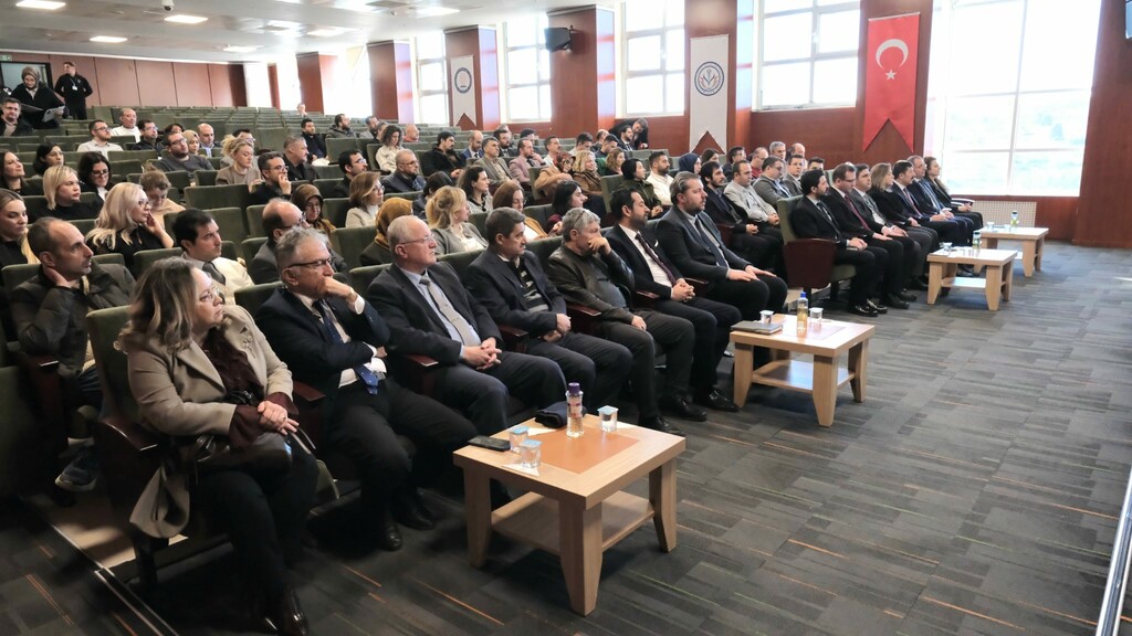 TIP FAKÜLTESİ AKADEMİK KURUL VE DEĞERLENDİRME TOPLANTISI DÜZENLENDİ