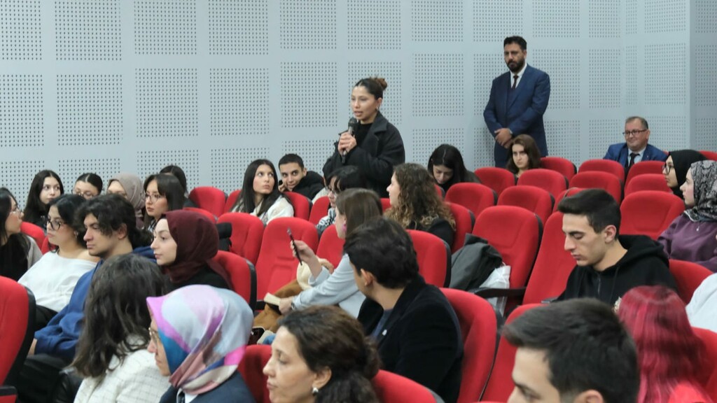 ÖĞRENCİ TEMSİLCİLERİ VE TOPLULUK BAŞKANLARIYLA İSTİŞARE TOPLANTISI