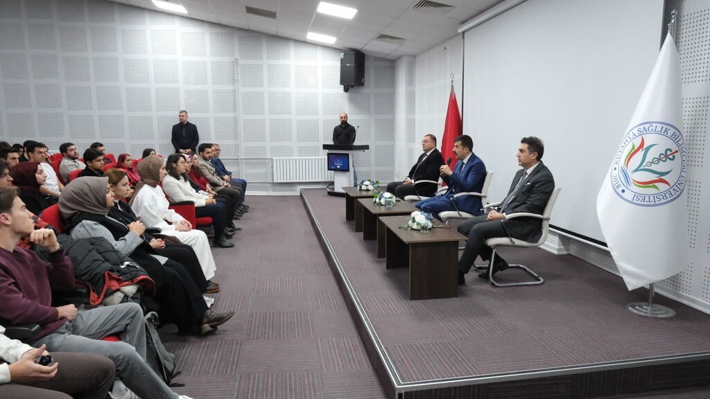 ÖĞRENCİ TEMSİLCİLERİ VE TOPLULUK BAŞKANLARIYLA İSTİŞARE TOPLANTISI