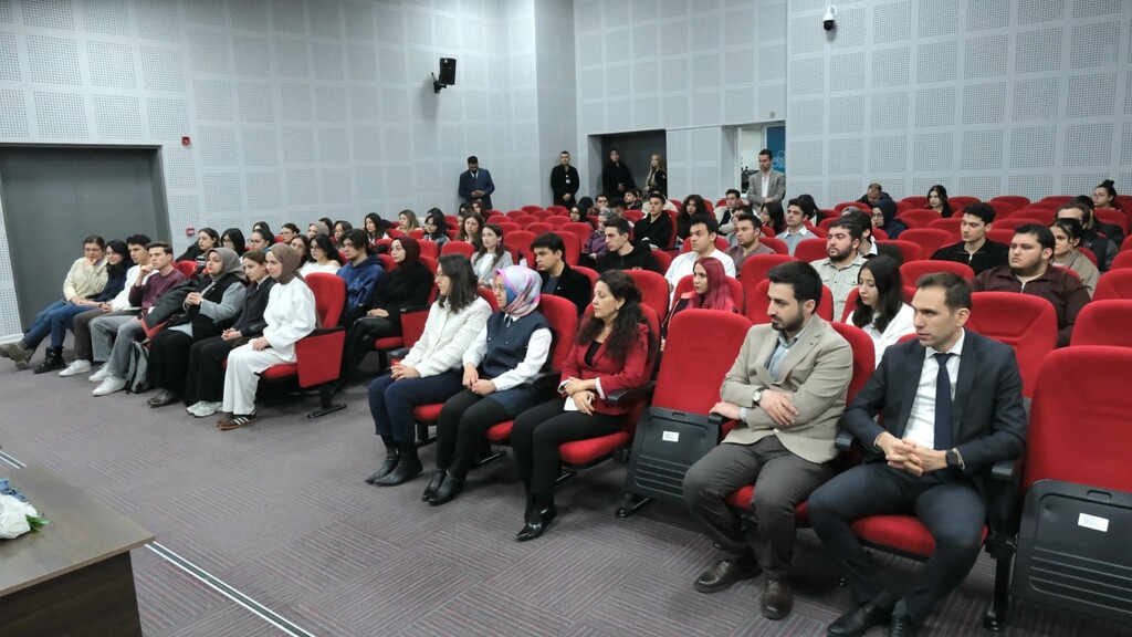 ÖĞRENCİ TEMSİLCİLERİ VE TOPLULUK BAŞKANLARIYLA İSTİŞARE TOPLANTISI