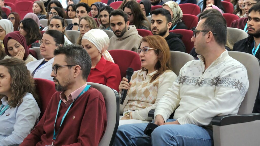 DİŞ HEKİMLİĞİ FAKÜLTESİ AKADEMİK KURUL VE DEĞERLENDİRME TOPLANTISI DÜZENLENDİ