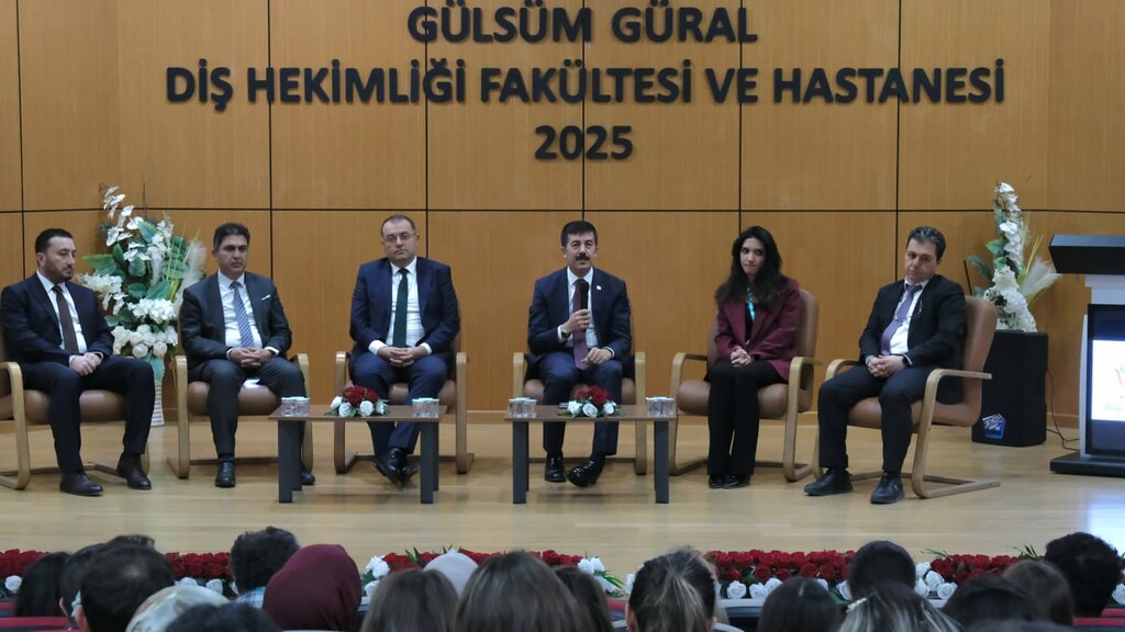 DİŞ HEKİMLİĞİ FAKÜLTESİ AKADEMİK KURUL VE DEĞERLENDİRME TOPLANTISI DÜZENLENDİ
