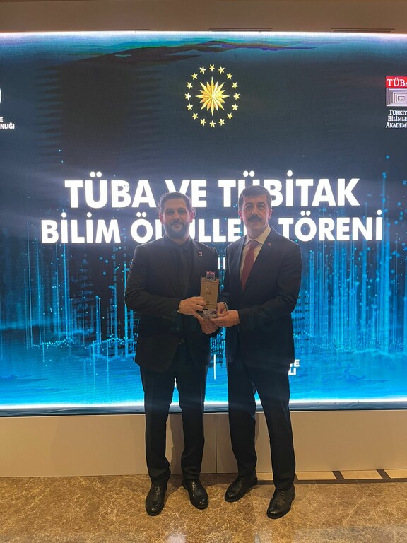 KSBÜ ÖĞRETİM ÜYESİ DOÇ. DR. FATİH KAR’A CUMHURBAŞKANI ERDOĞAN’DAN BİLİM ÖDÜLÜ