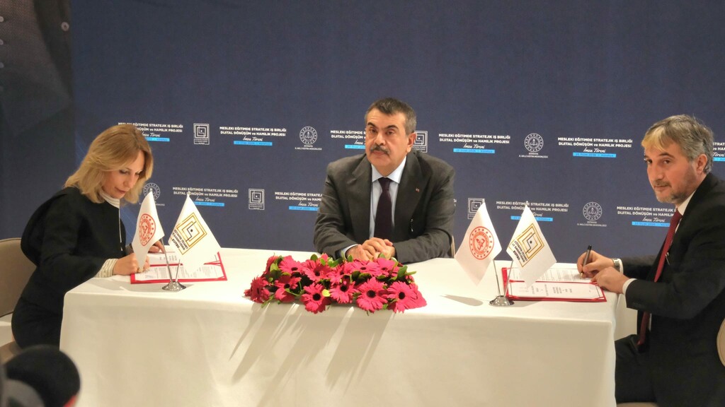 MESLEKİ EĞİTİMDE STRATEJİK İŞ BİRLİĞİ VE DİJİTAL DÖNÜŞÜM PROTOKOLÜ İMZALANDI