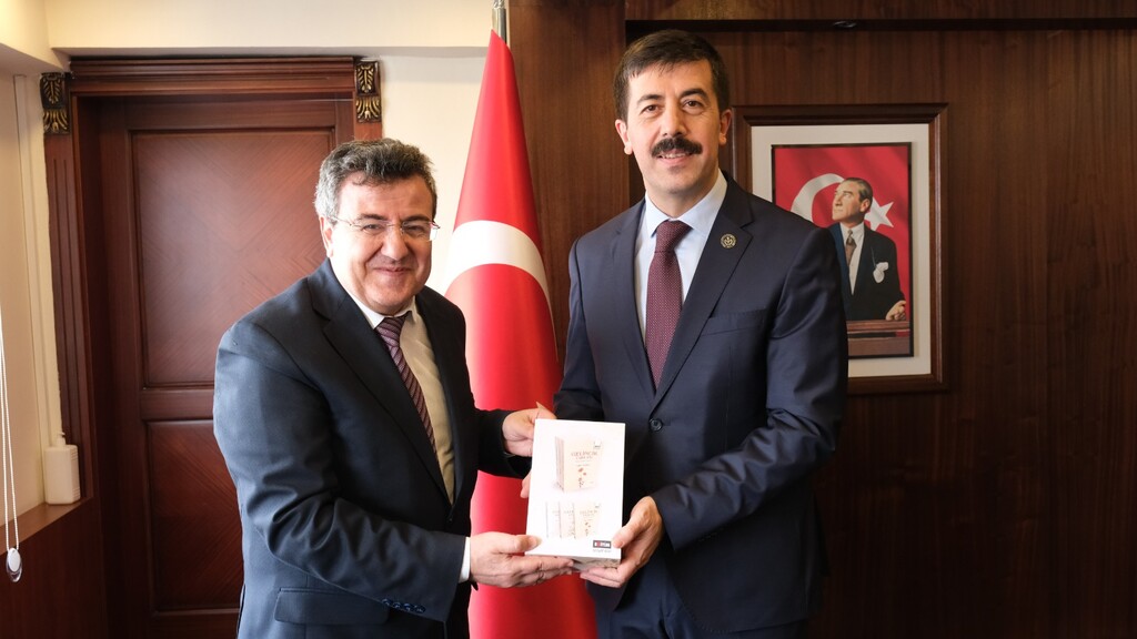 HİSARLI AHMET SEMPOZYUMU GÖRÜŞÜLDÜ