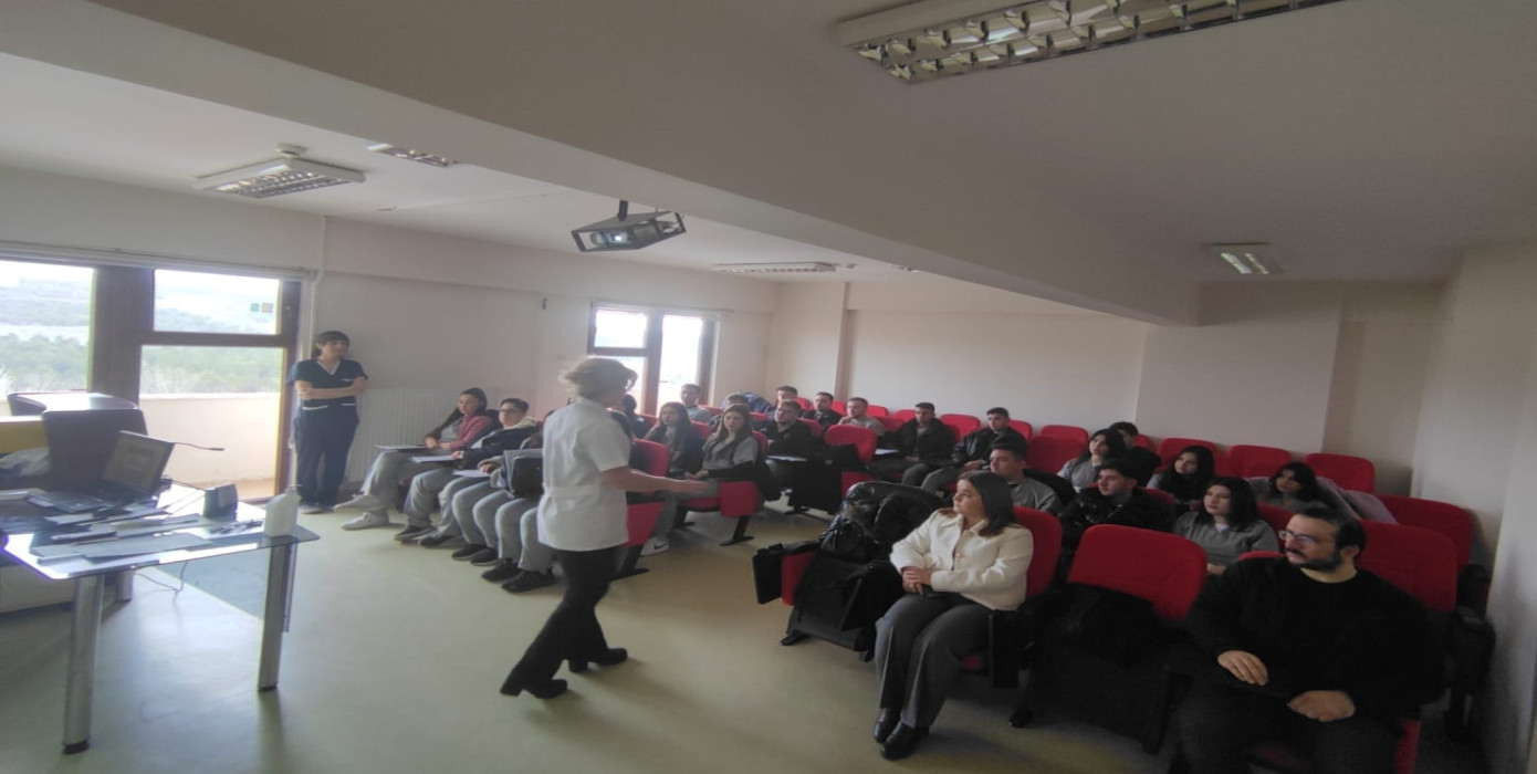 Biyomedikal Cihaz Teknolojisi Programı Öğrencilerine Staj Öncesi Oryantasyon Eğitimi Verildi
