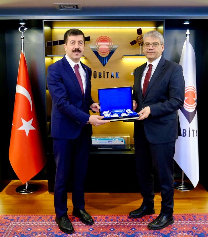 REKTÖR TEKİN‘DEN TÜBİTAK‘A ZİYARET