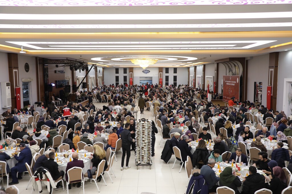 İLK İFTAR PROGRAMI ŞEHİT AİLELERİ ve GAZİLER ONURUNA DÜZENLENDİ