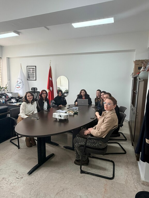 Ebelik Tezli Yüksek Lisans Programı Öğrencilerine Oryantasyon Eğitimi Gerçekleştirildi - 3