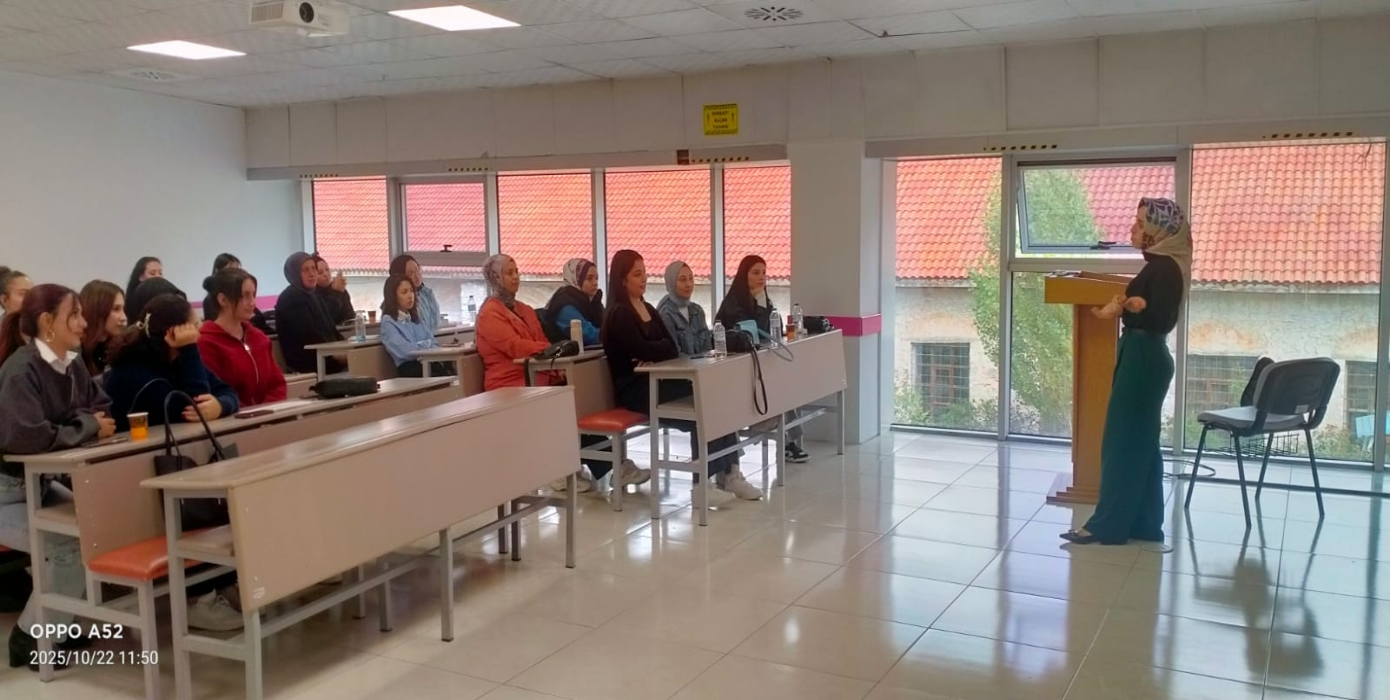 Hasta Bakımı Programı 2. Sınıf Öğrencilerine Yönelik İç Paydaş Toplantısı Gerçekleştirildi.