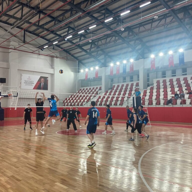 KSBÜ Voleybol Takımı Kurumlar Arası Turnuvada Namağlup İlerliyor  - 2