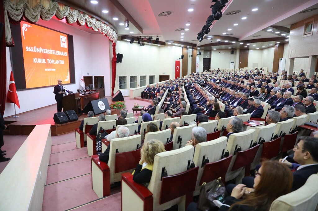 ÜNİVERSİTELERARASI KURUL TOPLANTISI DÜZENLENDİ