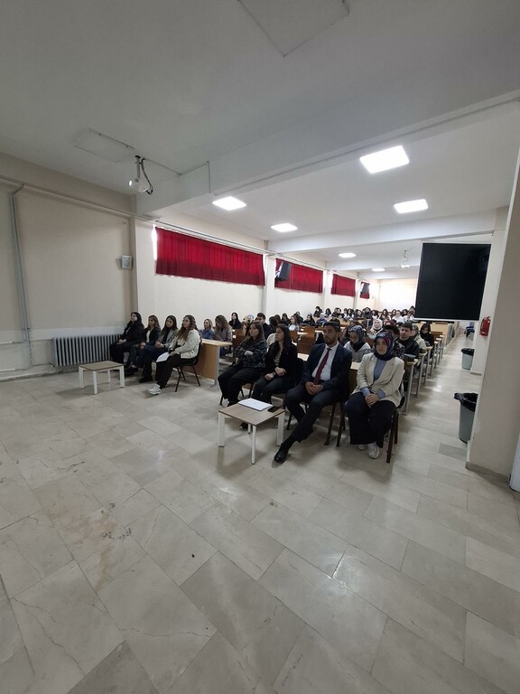 “Kadının Gücü ve Toplumdaki Rolü” Söyleşisi Gerçekleştirildi - 1
