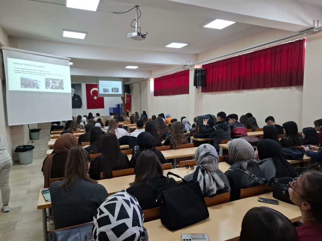 “Kadının Gücü ve Toplumdaki Rolü” Söyleşisi Gerçekleştirildi - 2