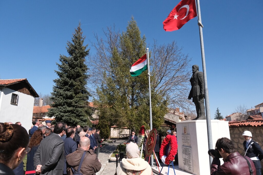KÜTAHYA‘DA MACARİSTAN’IN ÖZGÜRLÜK SAVAŞININ 178. YILI ANILDI
