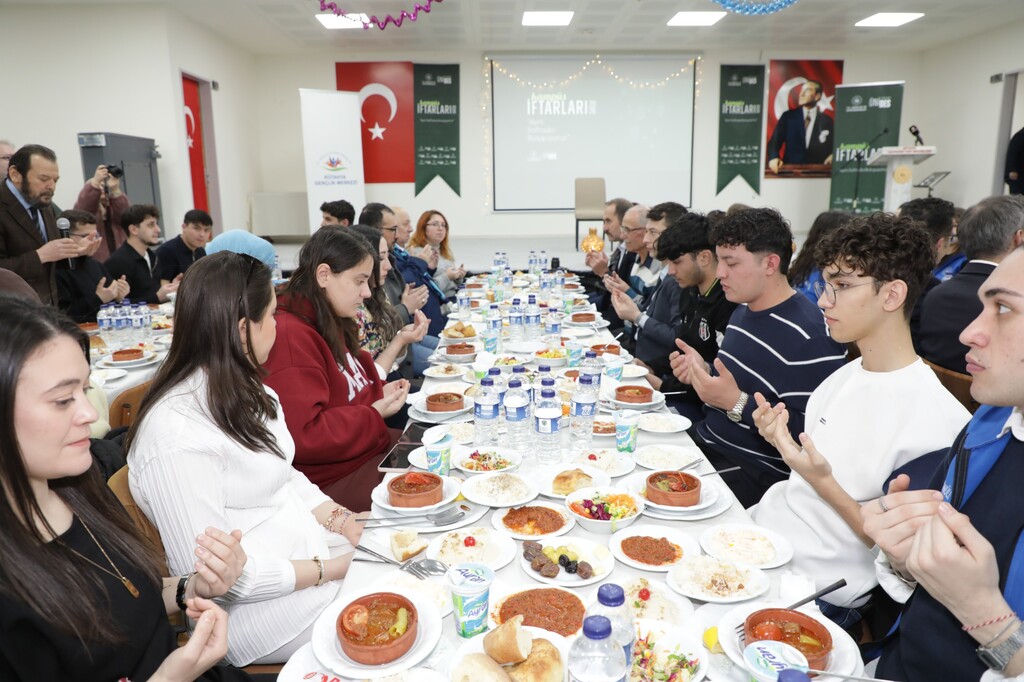 GENÇLERLE İFTAR PROGRAMI