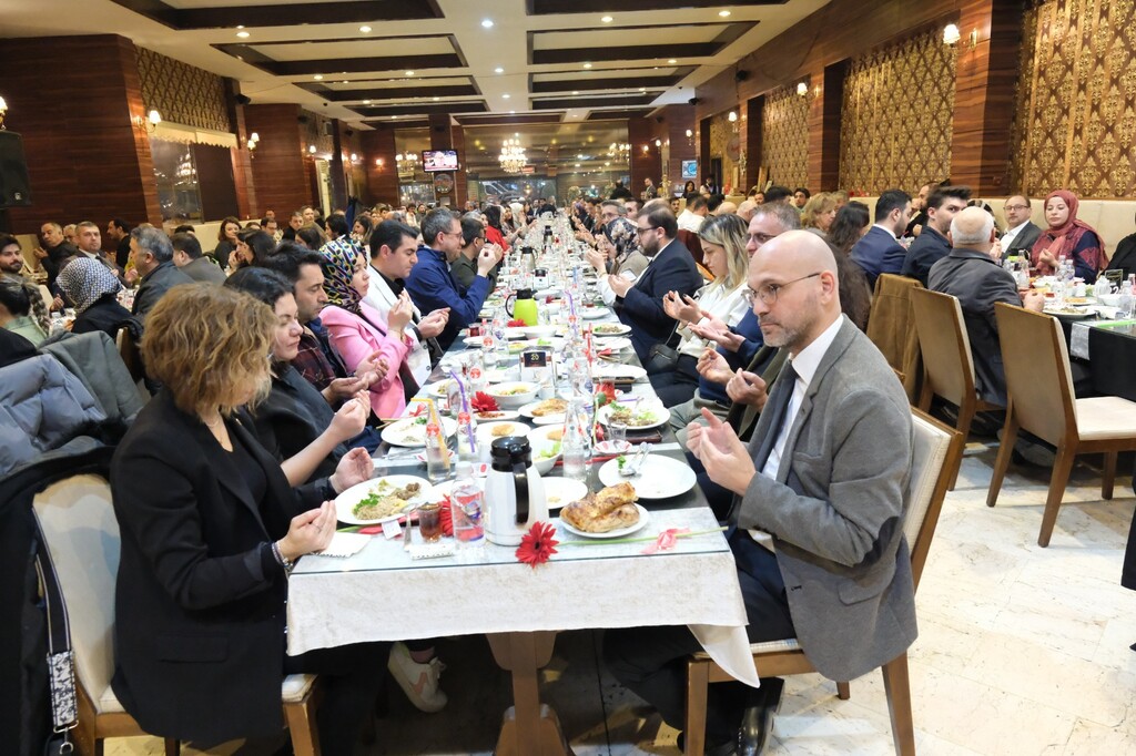 SAĞLIK CAMİASI İFTAR PROGRAMINDA BULUŞTU