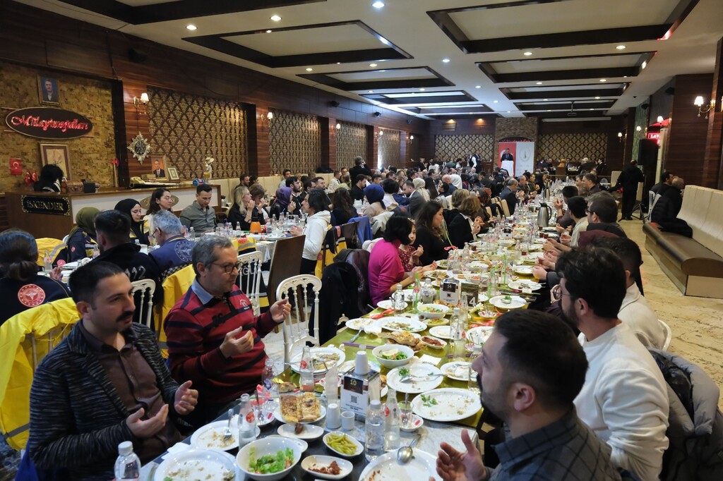 SAĞLIK CAMİASI İFTAR PROGRAMINDA BULUŞTU