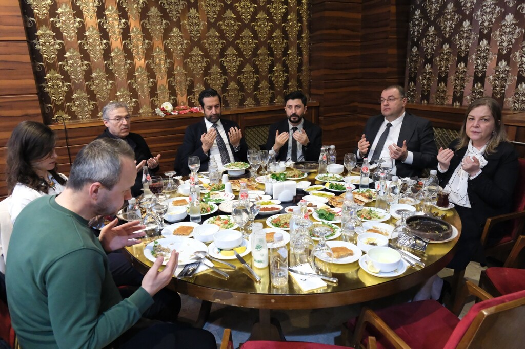 SAĞLIK CAMİASI İFTAR PROGRAMINDA BULUŞTU