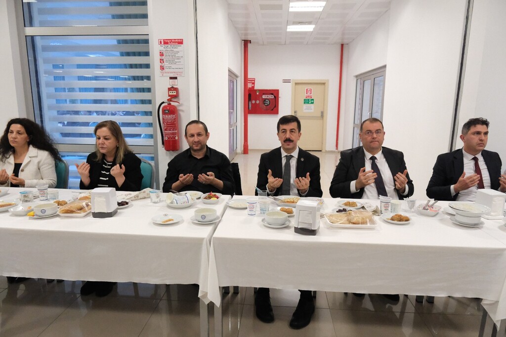 KSBÜ PERSONELİ İFTARDA BİR ARAYA GELDİ