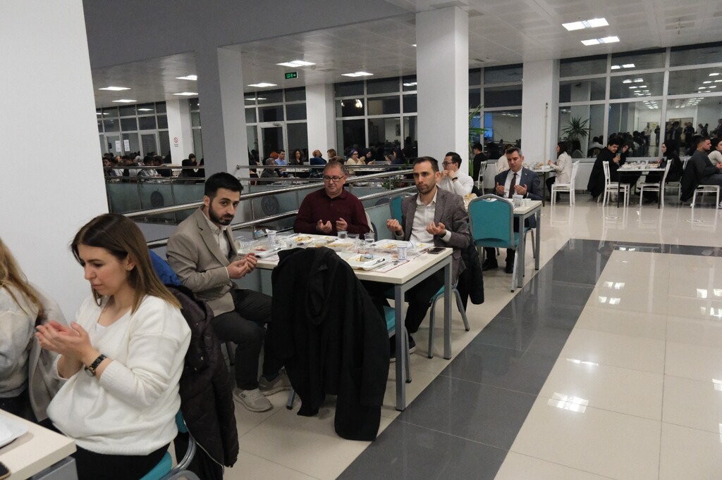 KSBÜ PERSONELİ İFTARDA BİR ARAYA GELDİ