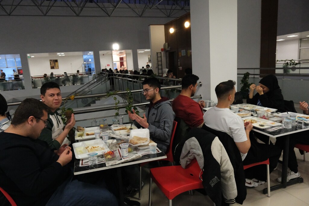 KSBÜ PERSONELİ İFTARDA BİR ARAYA GELDİ