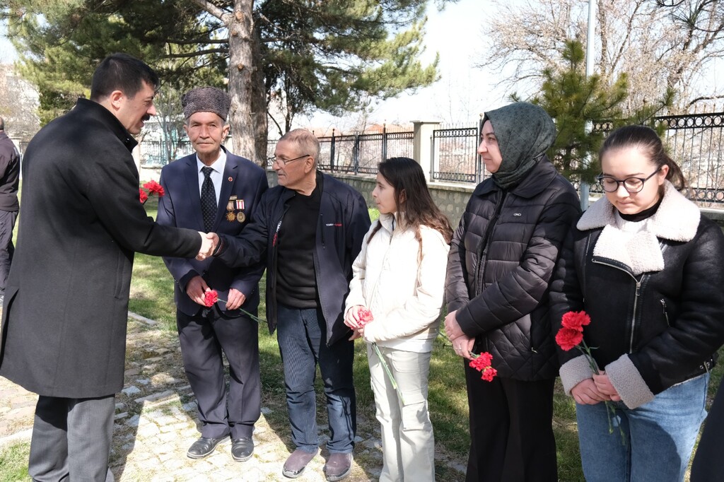 AZİZ ŞEHİTLERİMİZ SAYGI VE MİNNETLE ANILDI